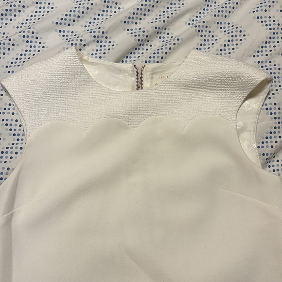 Ted Baker Scalloped Ilad dress. TB3 or Size 8. Lovely! - Picture 5 of 7